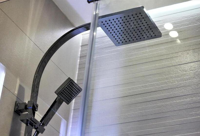 فندق Rioshouse Henley