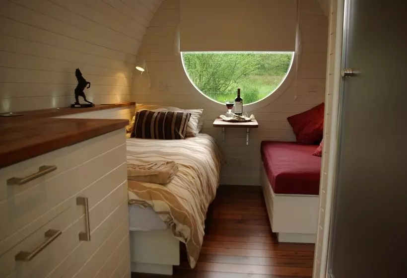 هتل روستایی Loch Ness Glamping
