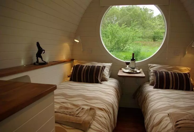 هتل روستایی Loch Ness Glamping
