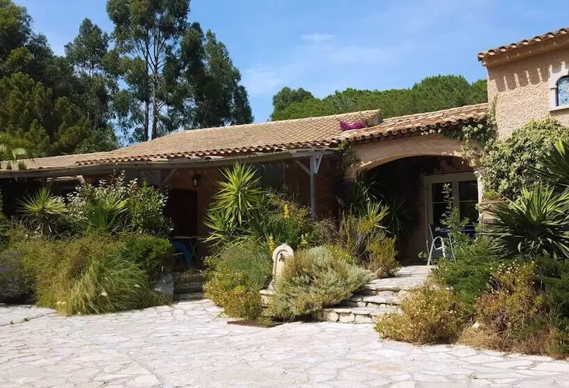 Majatalo La Villa Les Hespérides