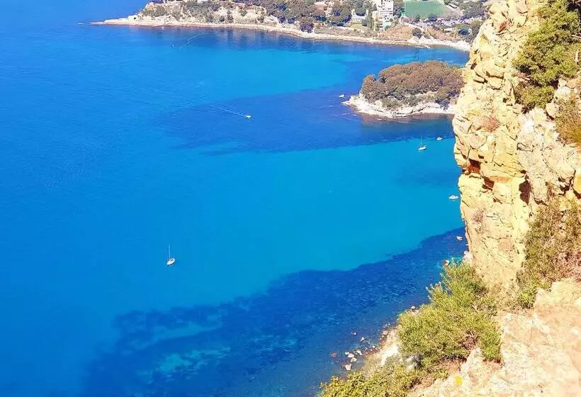 Rare   Escale Bicolore   Bas De Villa Privé Proche De Cassis   Piscine Chauffée Pendant L été