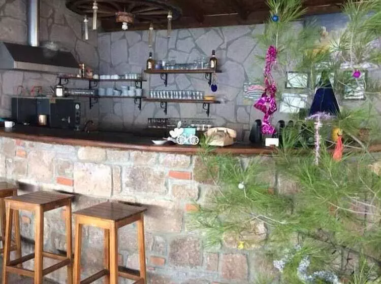 Assos Yenibahce Motel