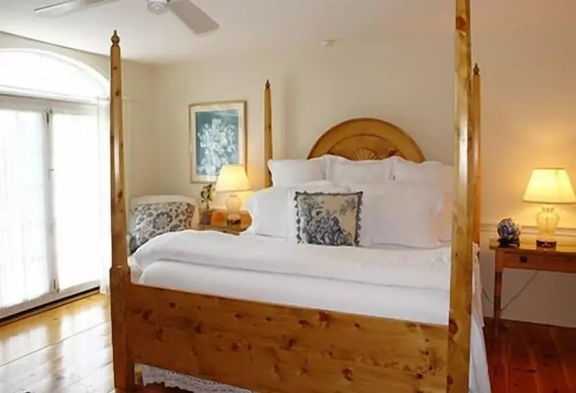 ベッドアンドブレックファースト Hartwell House Inn