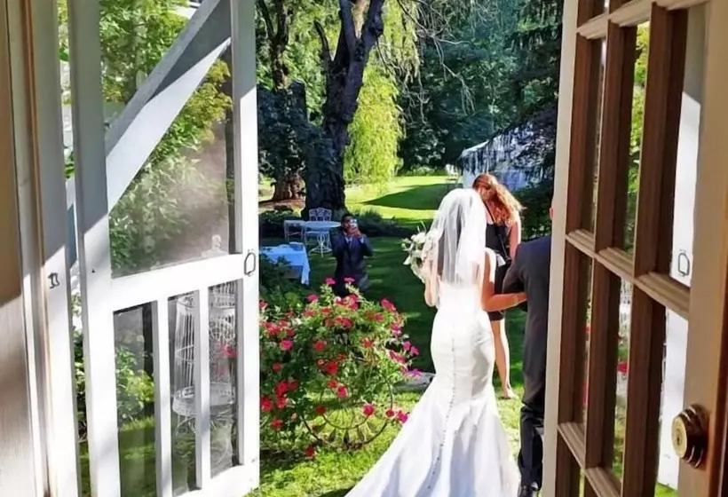 ベッドアンドブレックファースト Hartwell House Inn