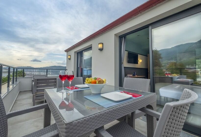 בית מלון כפרי City Life Demir