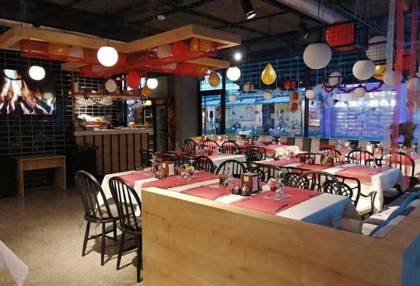 בית מלון כפרי City Life Demir