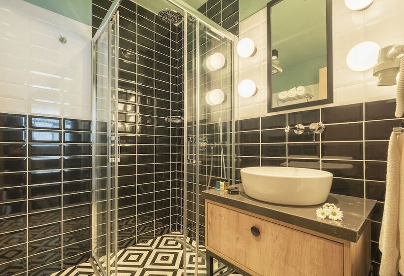 בית מלון כפרי City Life Demir