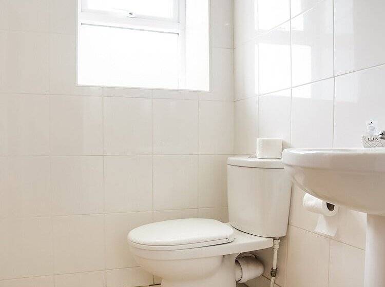 בית מלון כפרי Clifton Mount