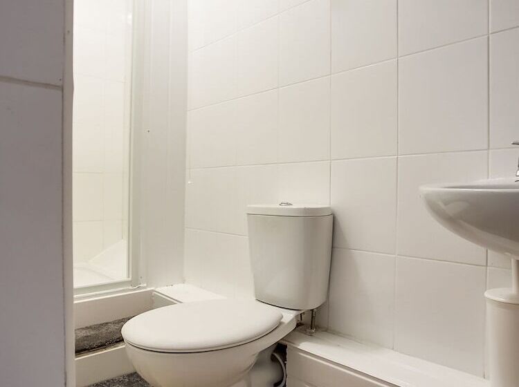 בית מלון כפרי Clifton Mount