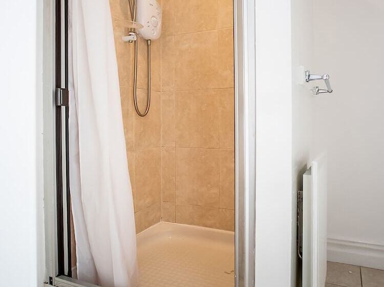 בית מלון כפרי Clifton Mount