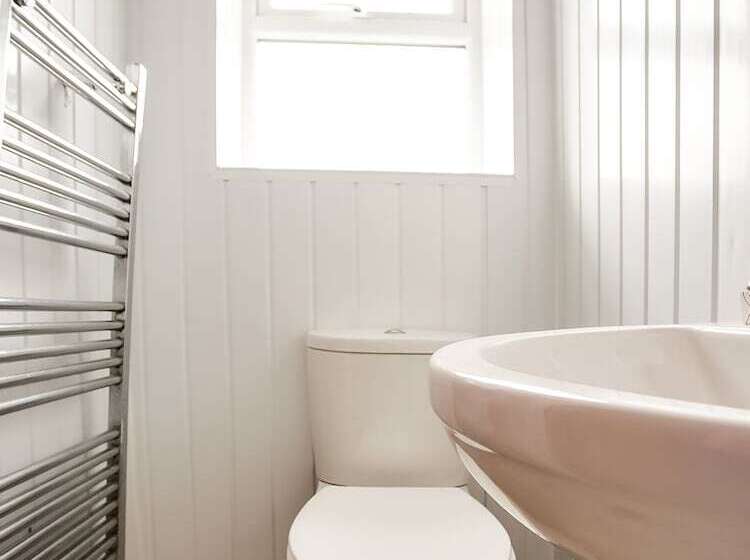 בית מלון כפרי Clifton Mount