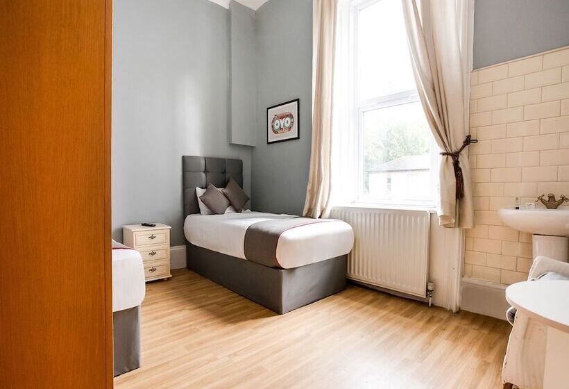 בית מלון כפרי Clifton Mount