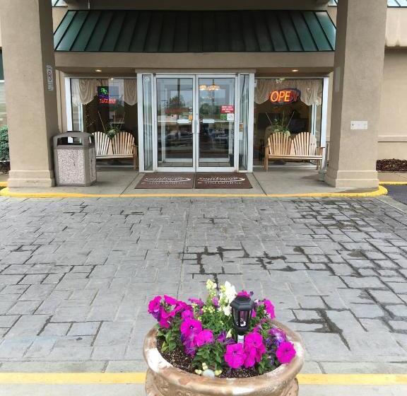 Отель Southgate