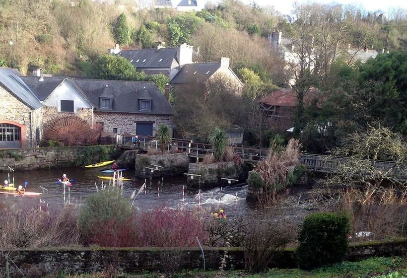 Au Bord De La Rive B&b