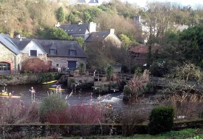 Au Bord De La Rive B&b