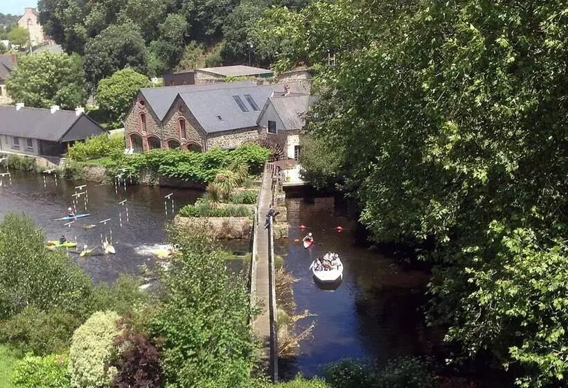 Au Bord De La Rive B&b