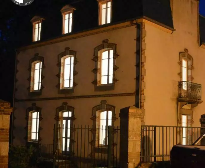 Au Bord De La Rive B&b