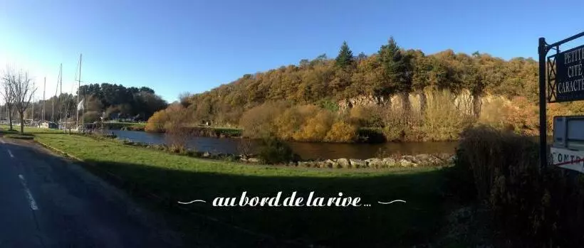 Au Bord De La Rive B&b