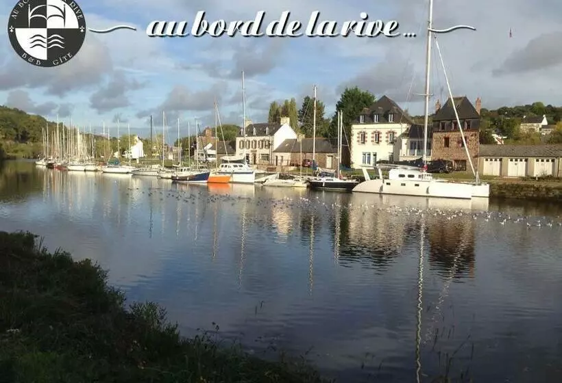 Au Bord De La Rive B&b