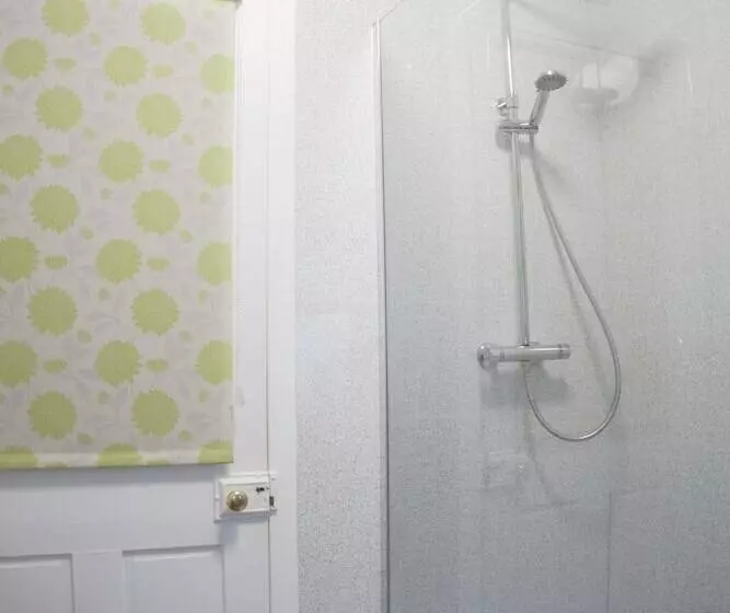 تختخواب و صبحانه Barns Serviced Accommodation