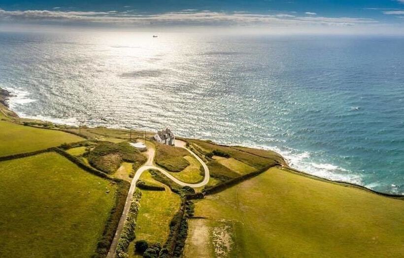 تختخواب و صبحانه Beacon Crag