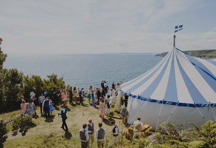 تختخواب و صبحانه Beacon Crag