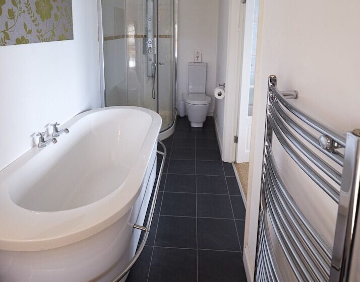 تختخواب و صبحانه Beacon Crag