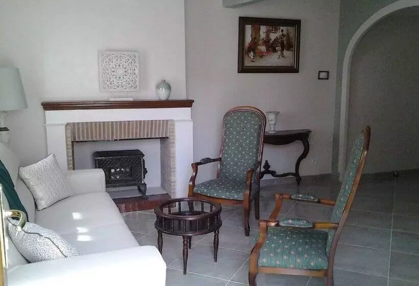 Aamiaismajoitus (B&B) Le Manoir Des Roches