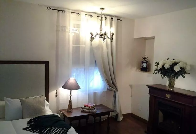 Aamiaismajoitus (B&B) Le Manoir Des Roches