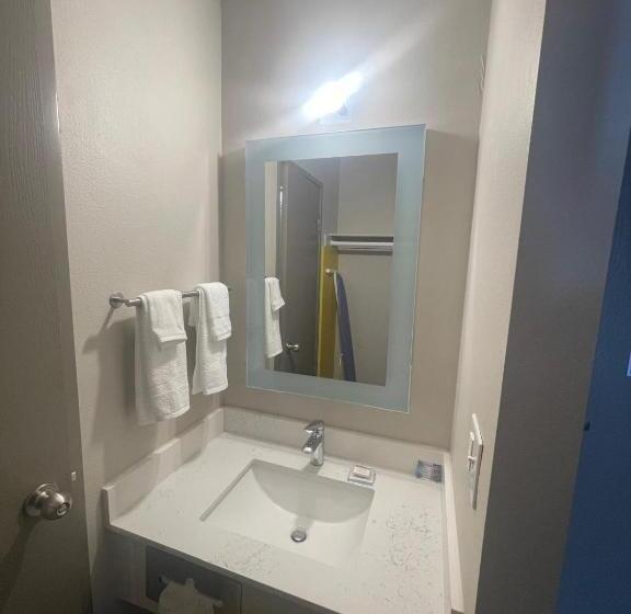 فندق Days Inn By Wyndham Mandan Bismarck Area