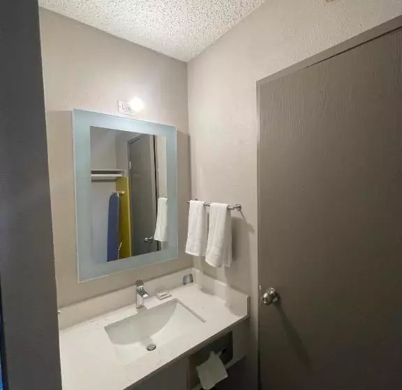 Hotelli Days Inn By Wyndham Mandan Bismarck Area