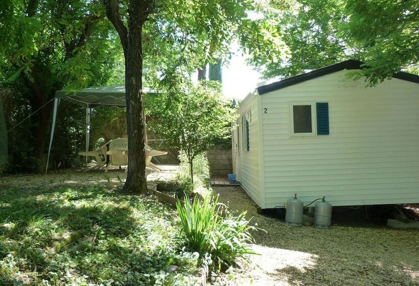 فندق Camping L'oasis