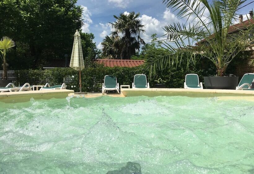 فندق Camping L'oasis