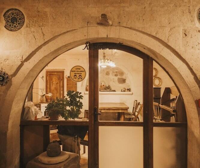 هتل Eagle Cave Inn