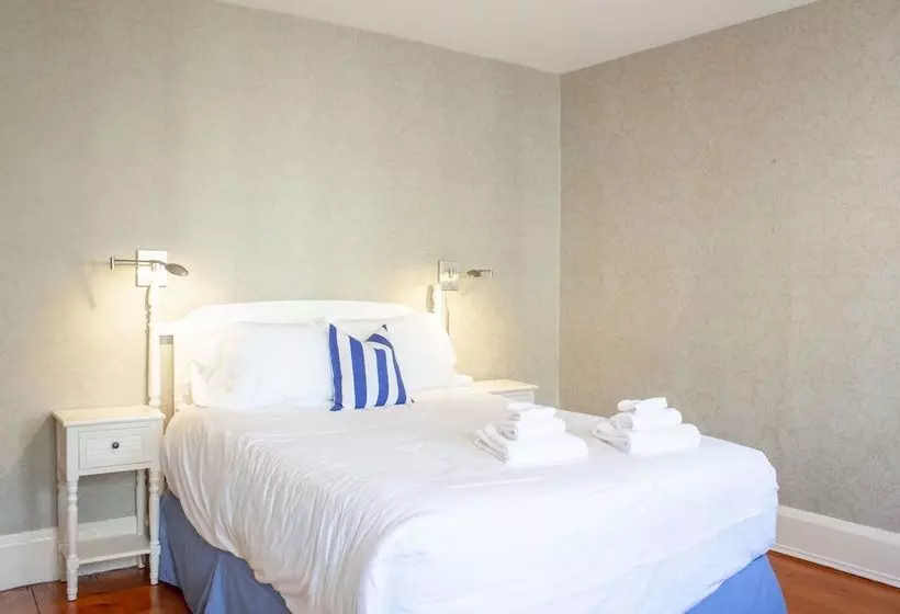 ホテル Hawthorn House