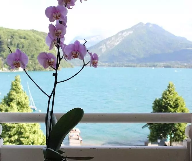 ホテル Le Pavillon Des Fleurs