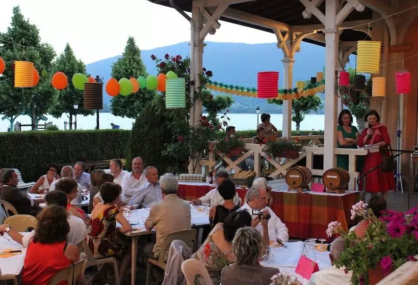 ホテル Le Pavillon Des Fleurs