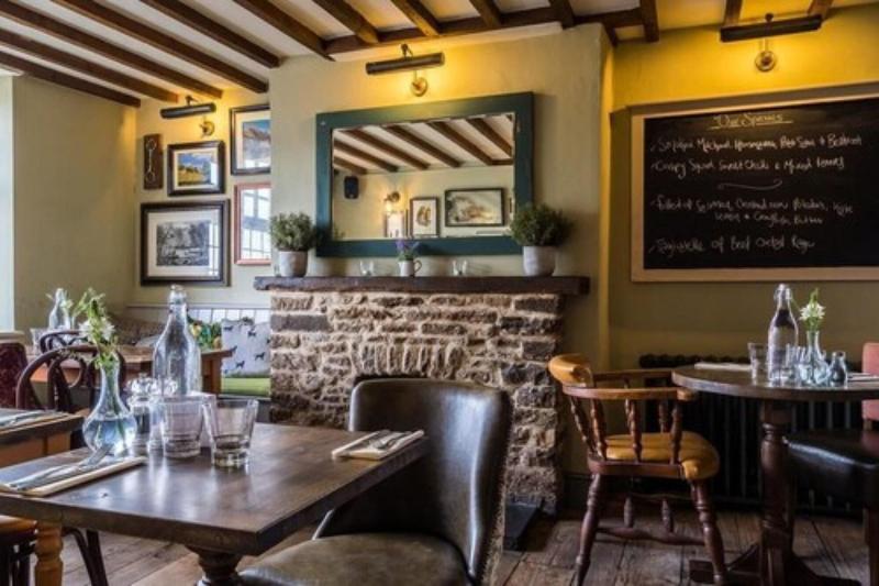 فندق The Bell At Stow