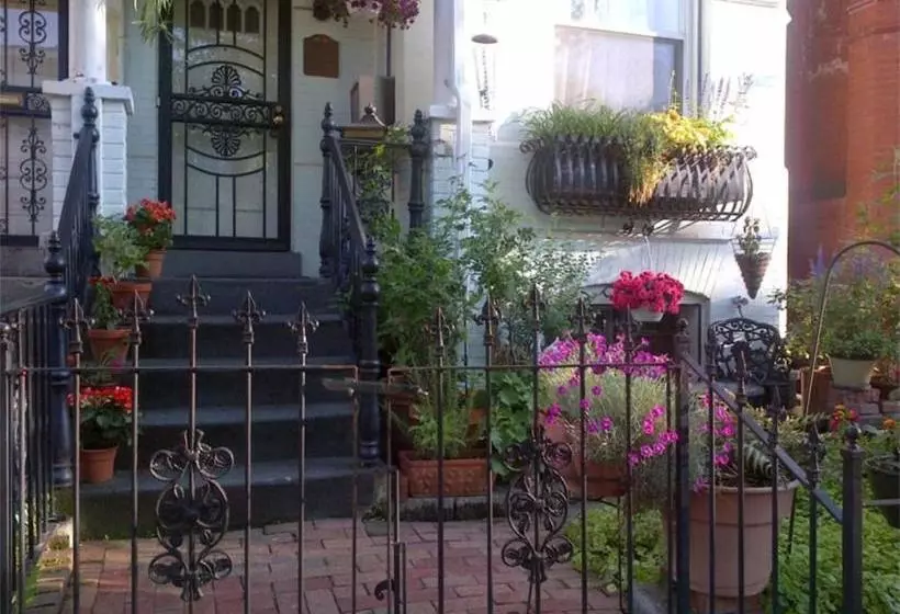 Ledroit Park Renaissance Bed And Breakfast
