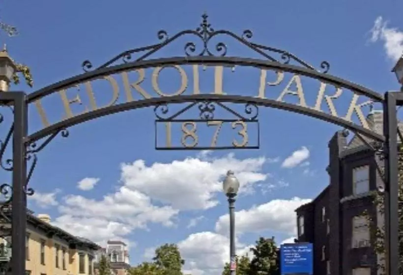 Ledroit Park Renaissance Bed And Breakfast
