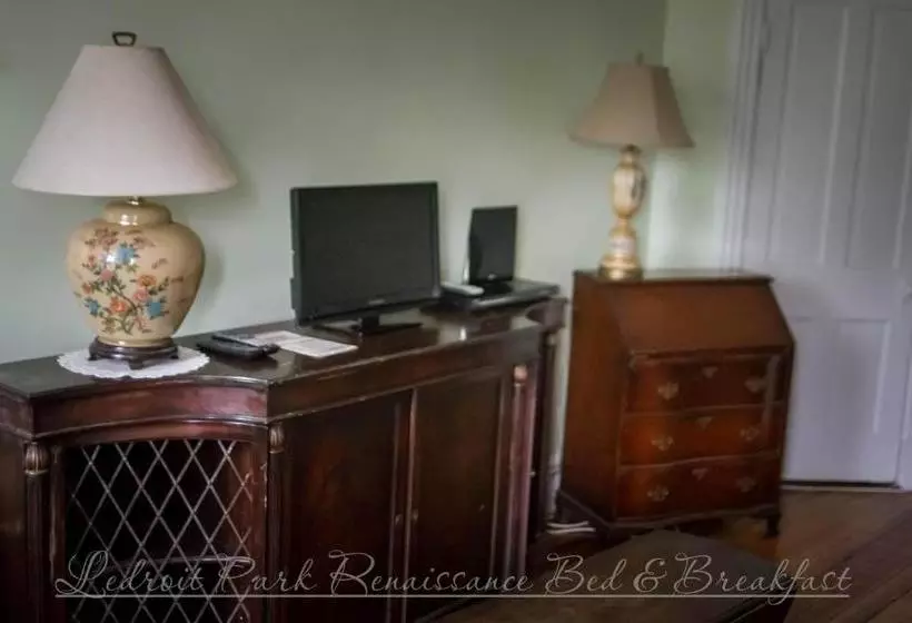 Ledroit Park Renaissance Bed And Breakfast