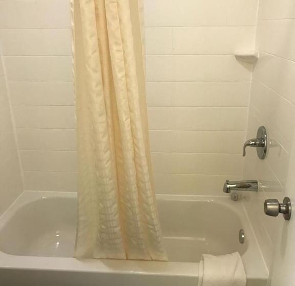 مُتل Village Motor Inn