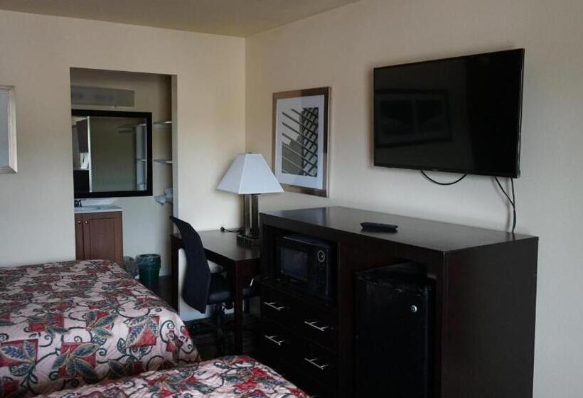 مُتل Village Motor Inn