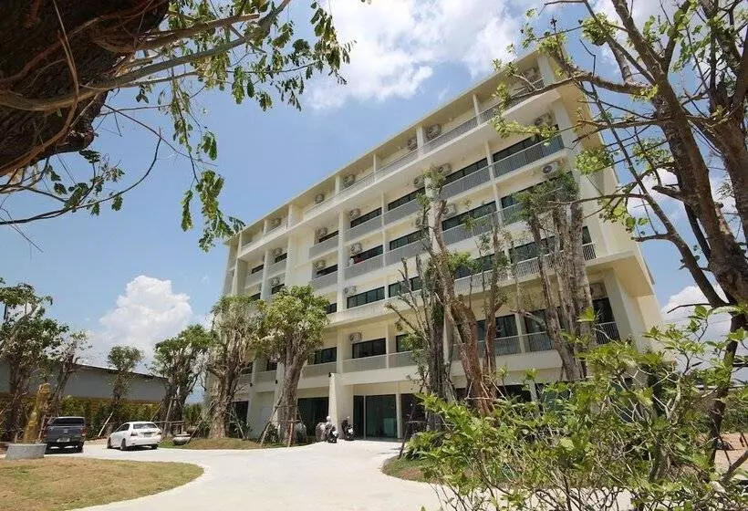 Porestva Hotel Sriracha
