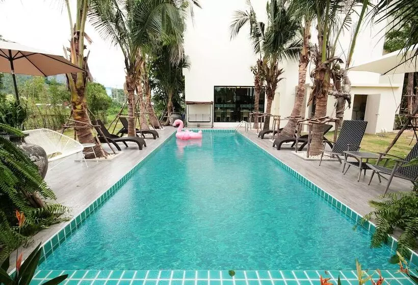 Porestva Hotel Sriracha