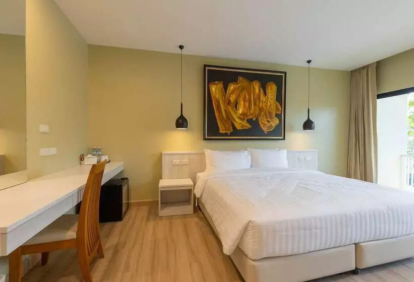 Porestva Hotel Sriracha