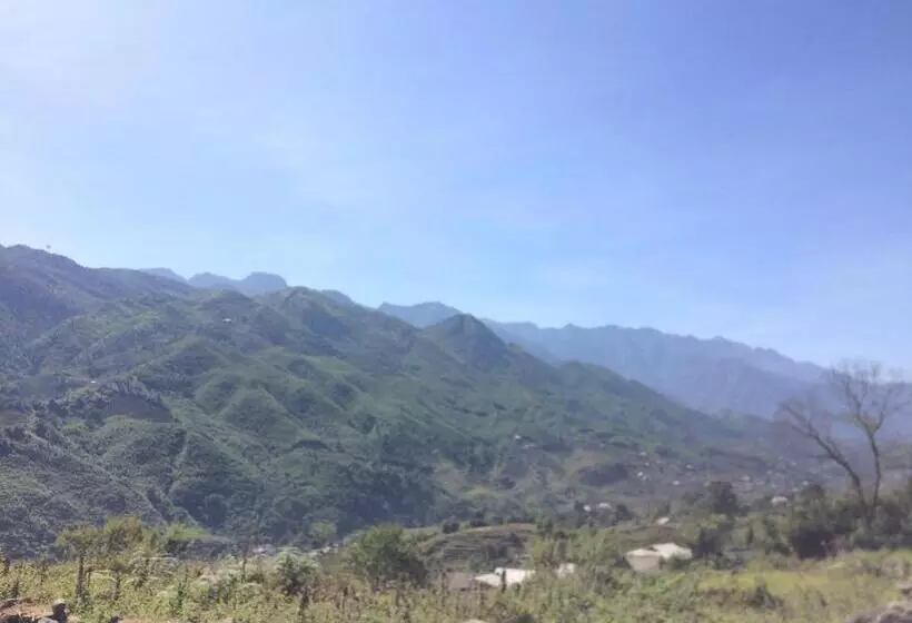 Lenh Family House   Hostel