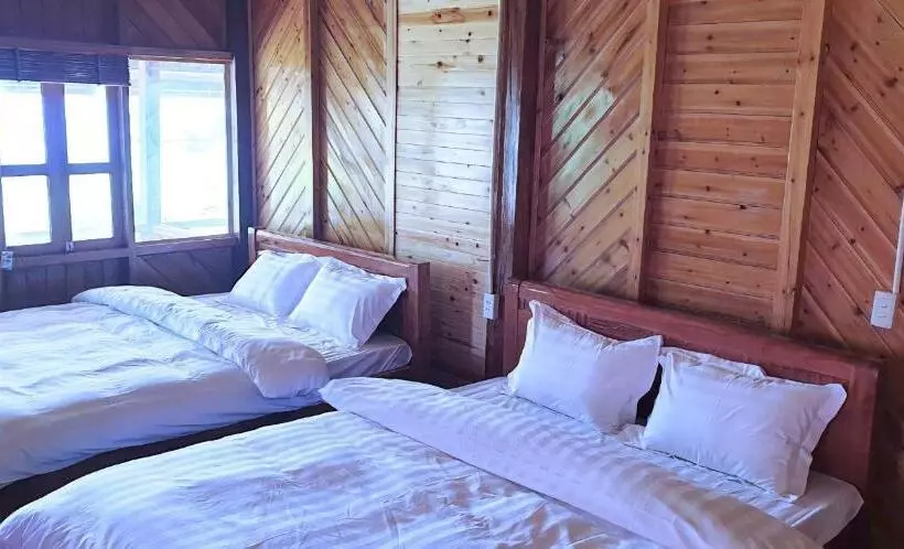 Lenh Family House   Hostel