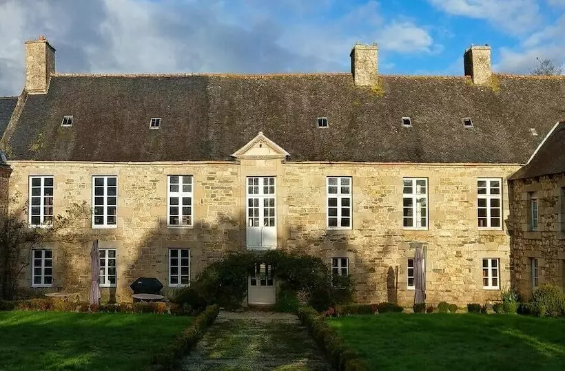 تختخواب و صبحانه Manoir De Penn Lann
