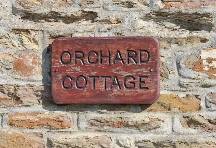 Callestock Courtyard